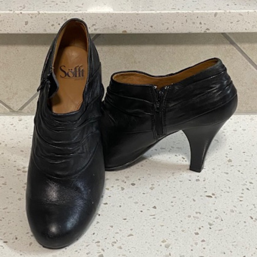 Sofft Leather Ankle Bootie